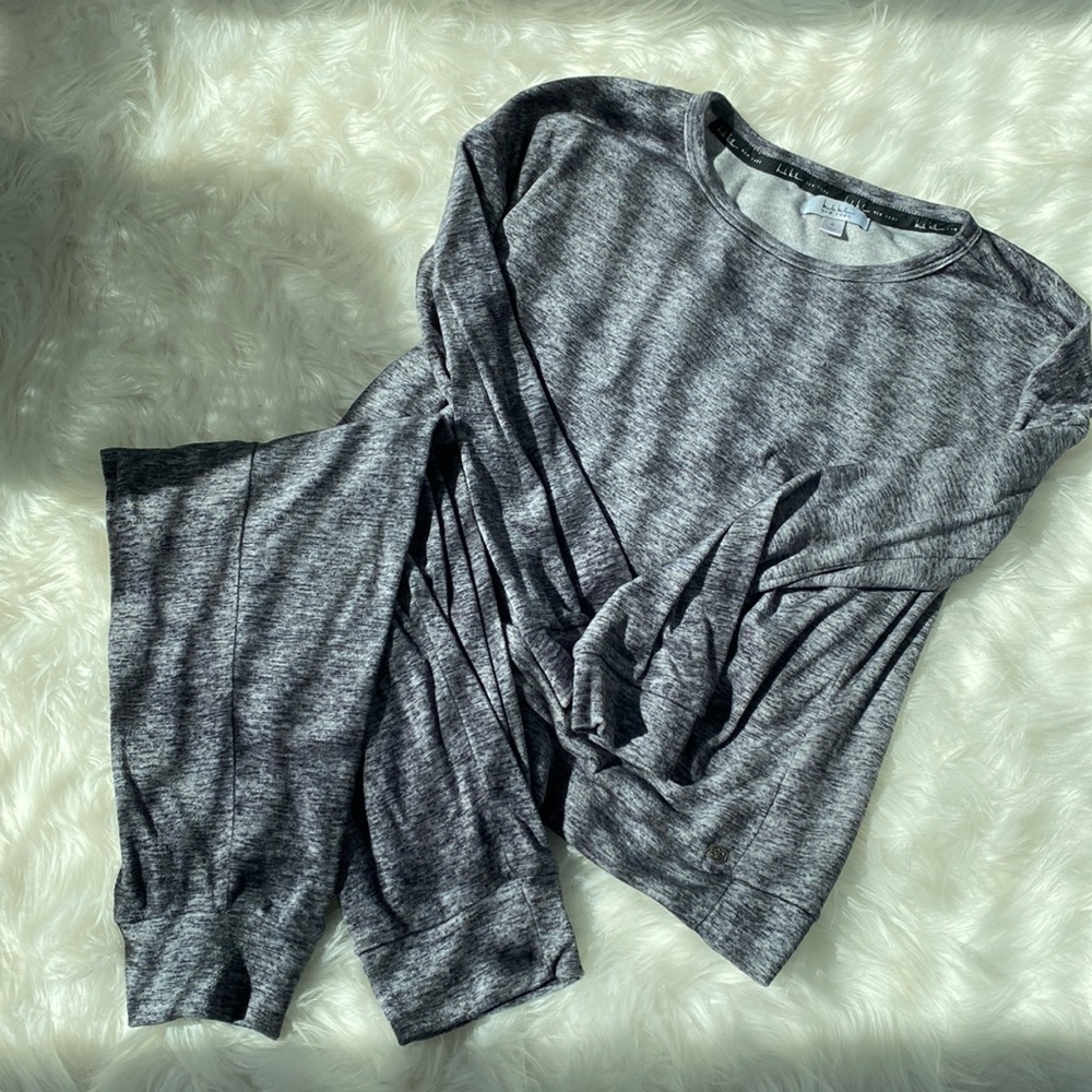 Nicole Miller Charcoal Gray jogging sweater-pant set